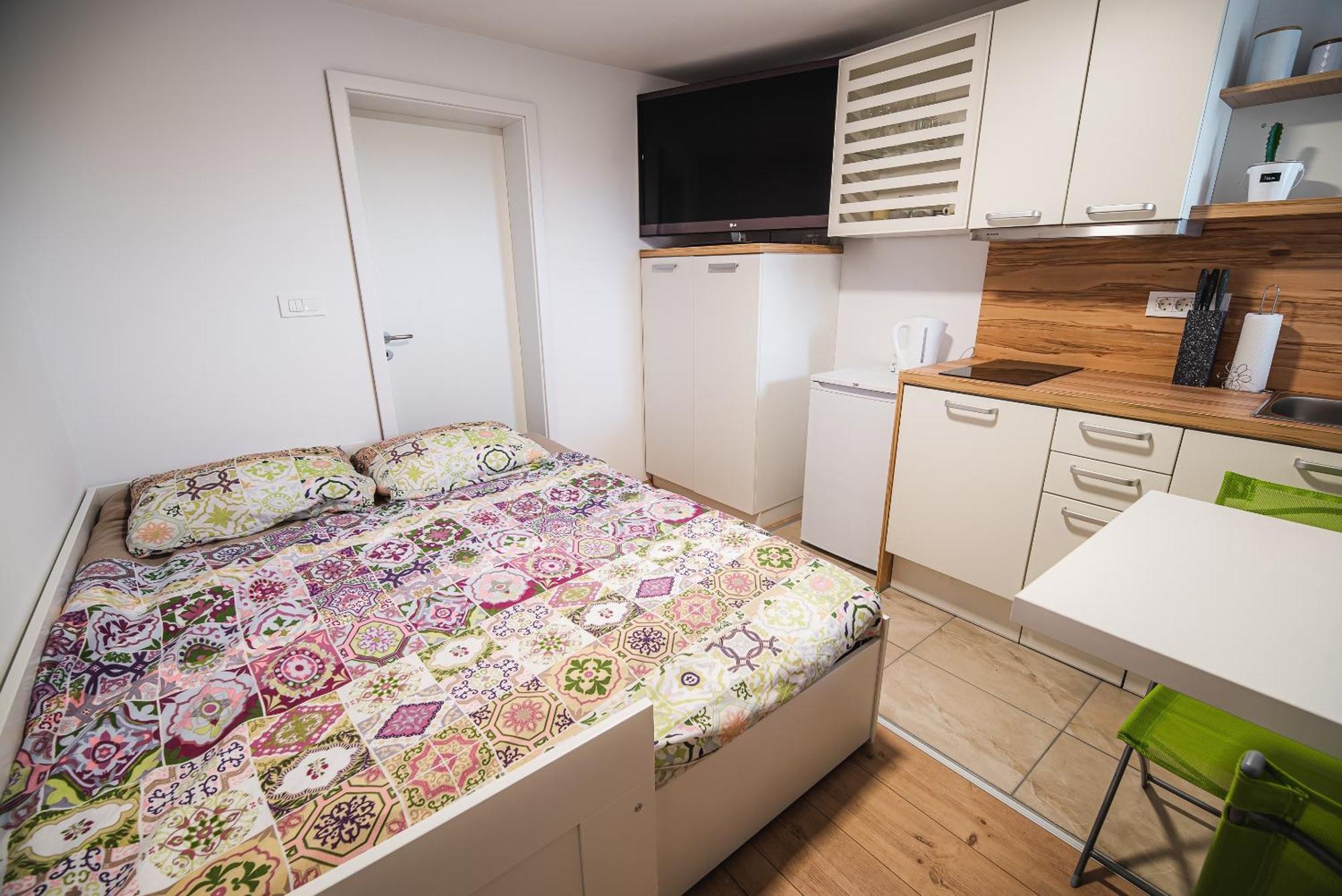 Apartments Rozalija Preddvor Rum bild